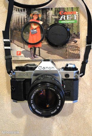 Appareil Photo Canon AE-1 Avec Flash Et Objectif 52mm - Occasion