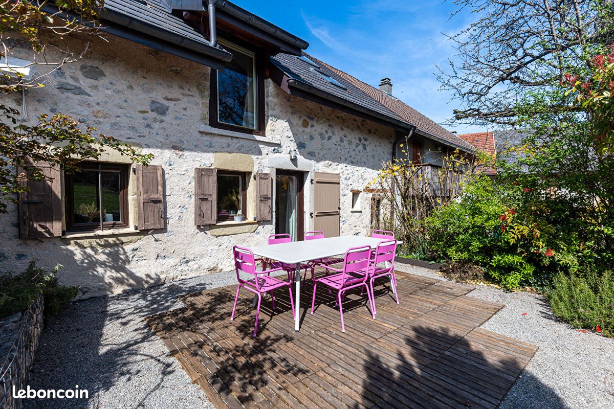 Maison 5 pièces 161 m² · à Mésigny · 161 m² · 538 000 €