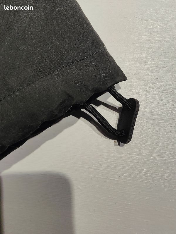 Doudoune noire doublée polaire 4 poches 17 euros (marque Old Navy) (image 3)