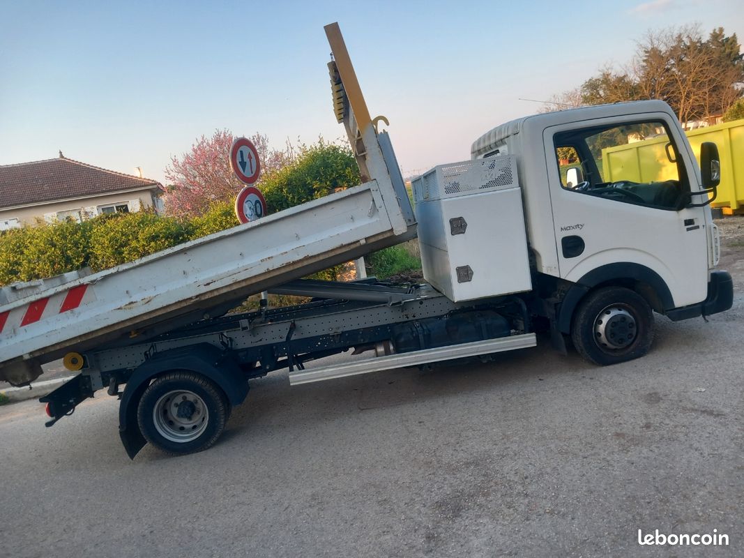 Maxity 140 dci ampiroll polybenne (image 5)