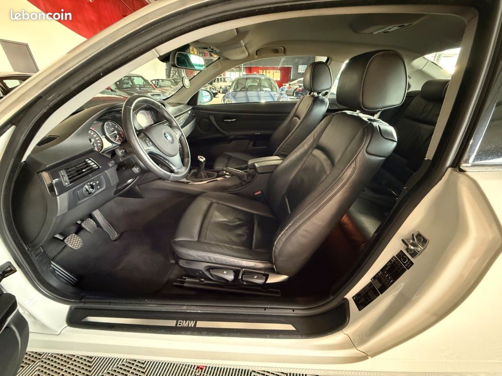 BMW Série 3 Coupé 320d 177ch Luxe BVM6 (E92) (image 9)