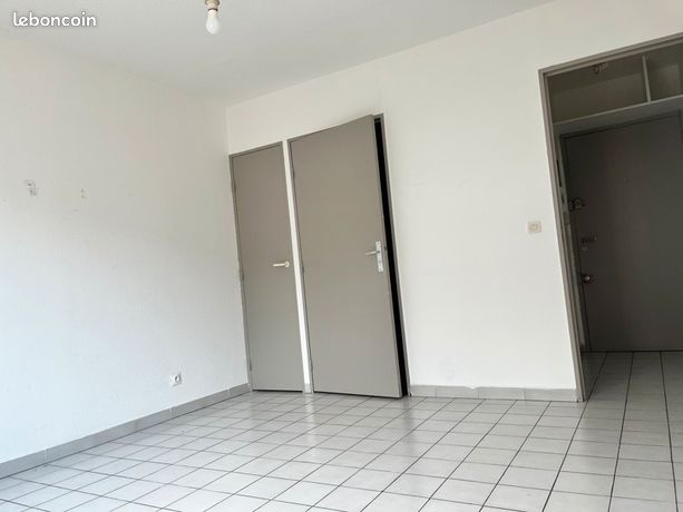 Studio 1 pièce 20 m² — 3