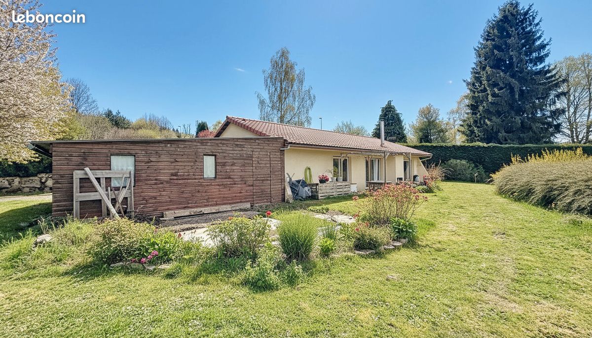 Maison 6 pièces 146 m² · à Saint-Genès-Champanelle · 146 m² · 345 000 €