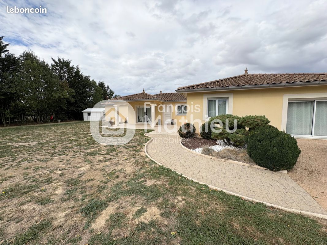 Maison 6 pièces 174 m² · à Ambérieux-en-Dombes · 174 m² · 450 000 €