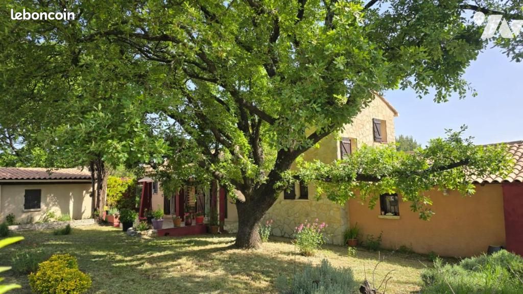 Maison 6 pièces 133 m² · à Saint-Martin-de-Londres · 133 m² · 445 000 €