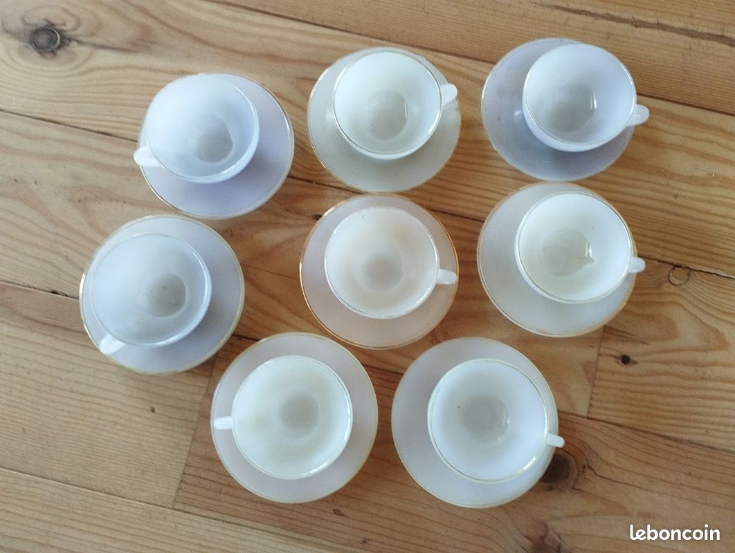 Service à café vintage Arcopal Arlequin Opaline (image 1)