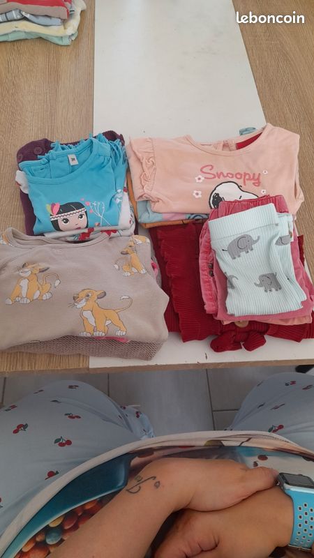 Vend un gros lot de vetements bebe [URL masquée pour votre sécurité] 3mois a 6mois.4pull.1robe.4leggins.3maillot.2gilet.1combinaison.1boddy.1pyjama le roi lion (image 2)