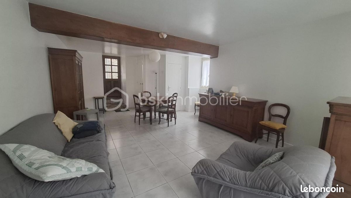 Maison 8 pièces 171 m² · à Le Mérévillois · 171 m² · 220 000 €