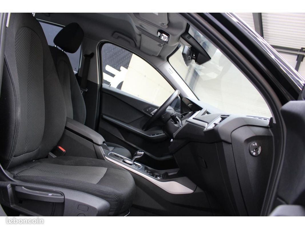 BMW SERIE 1 118d - BVA BERLINE F40 Lounge (image 31)