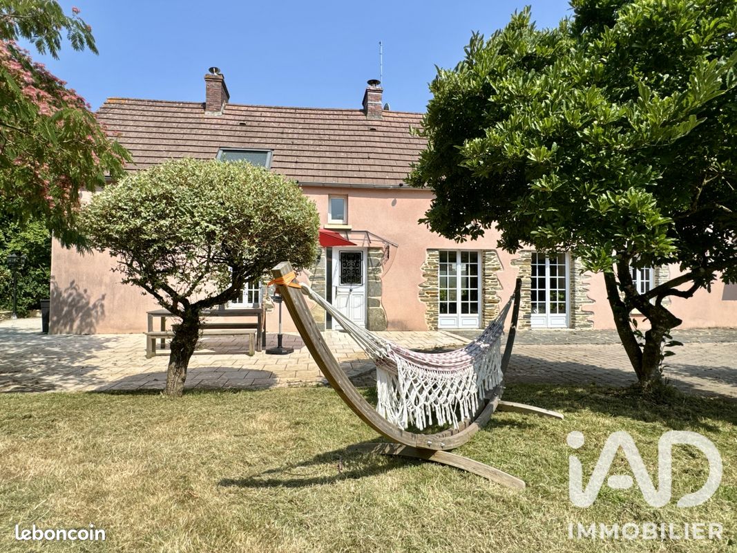 Maison 5 pièces 136 m² · à Saint-Georges-d'Elle · 136 m² · 248 000 €