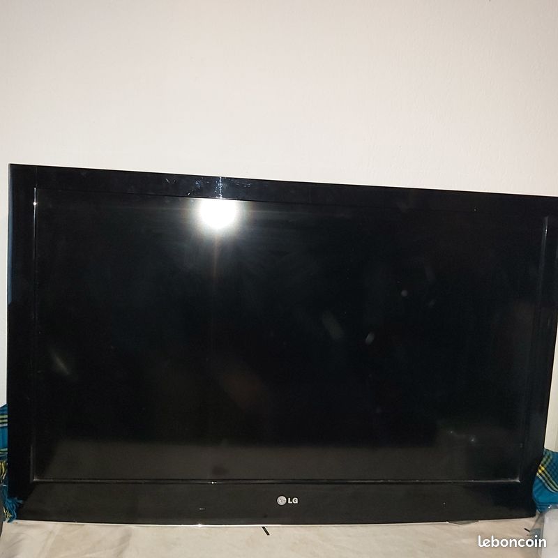 Télévision LG 42 pouces 107cm (image 1)