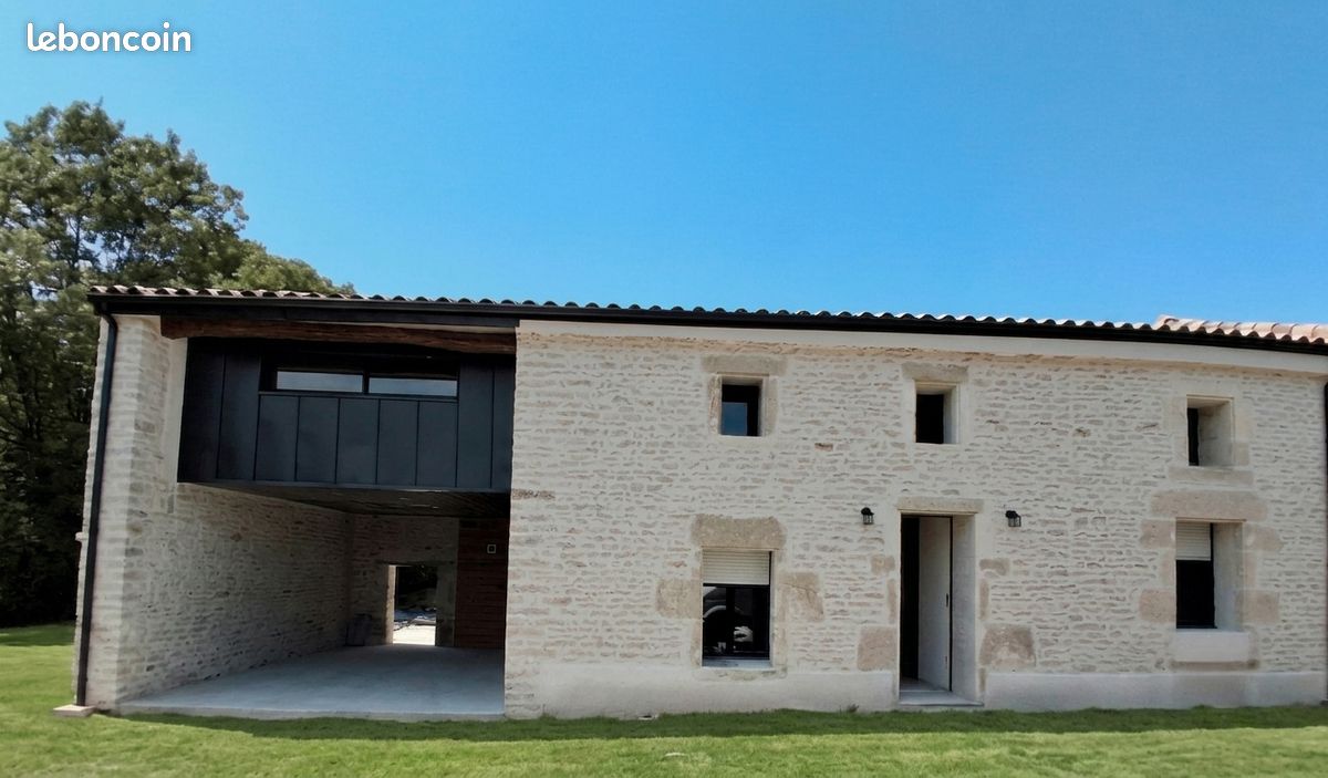 Maison 6 pièces 160 m² · à Surgères · 160 m² · 300 000 €