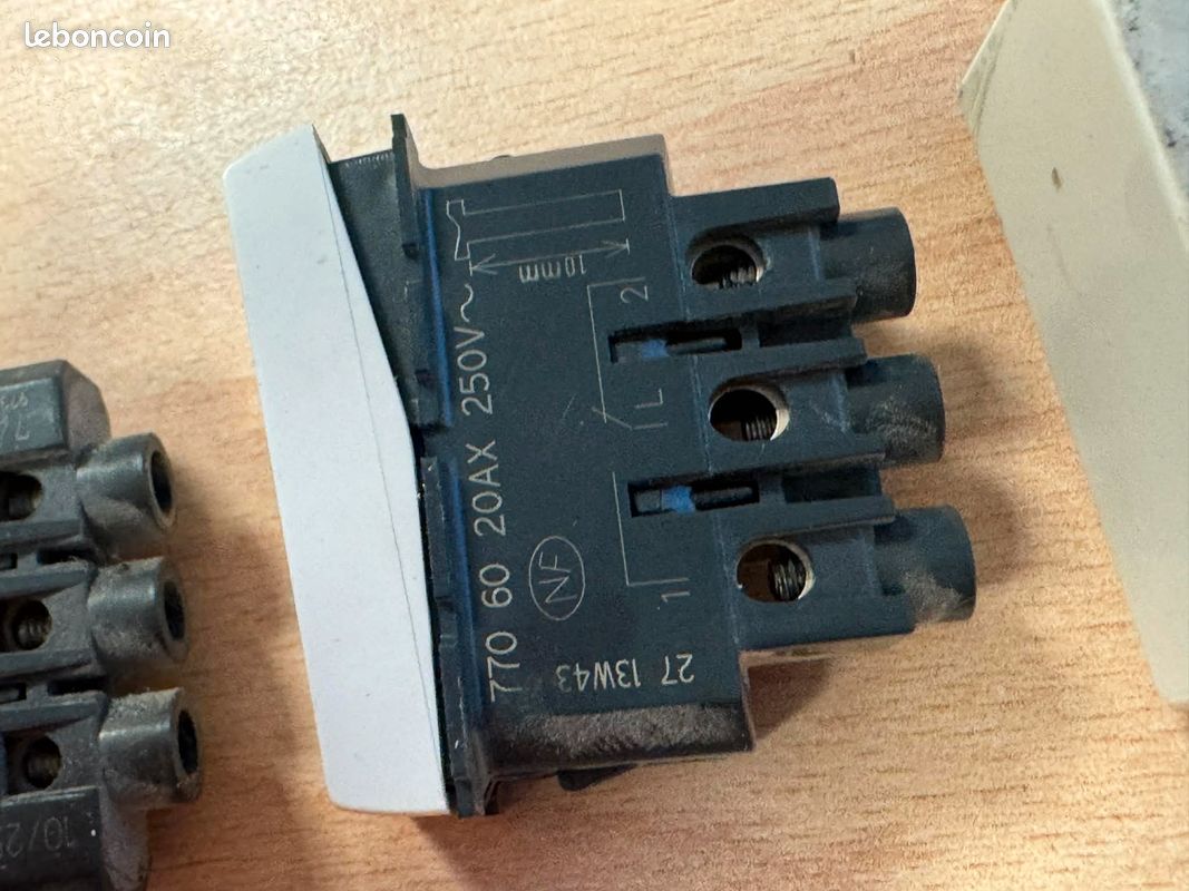 Legrand - Interrupteur VV Mosaic 1 module (image 2)