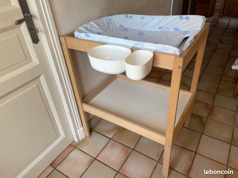 Table à langer en bois (image 2)