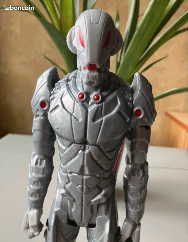 Figurine Ultron Avengers Disney Marvel (image 4)