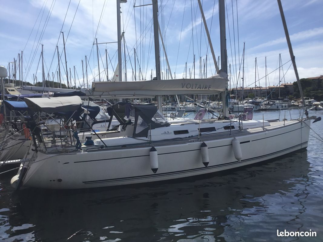 Dufour 44 Performance — View photo 1