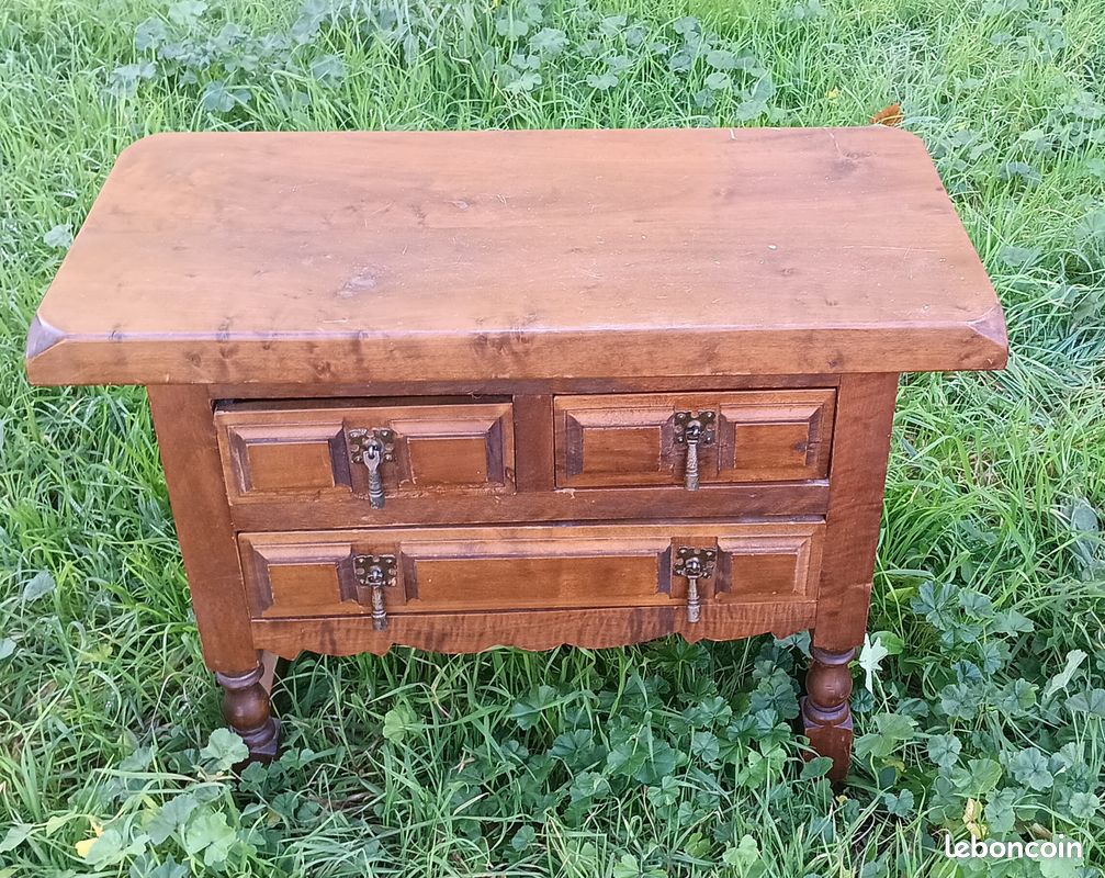 Meuble bas a tiroirs (image 1)