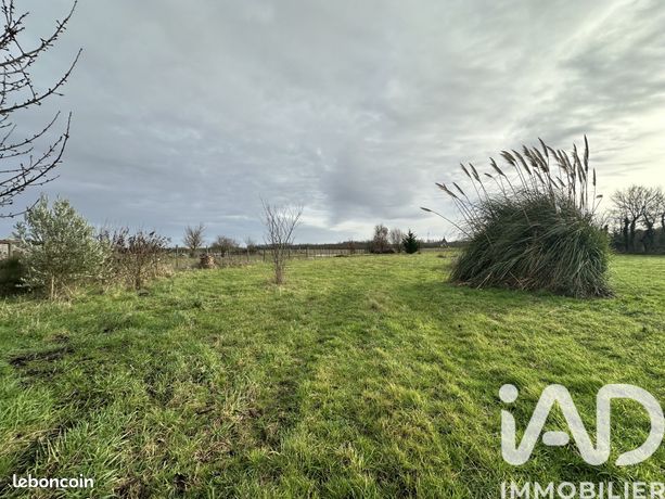 Terrain 2459 m² Saint-Martin-de-Sanzay