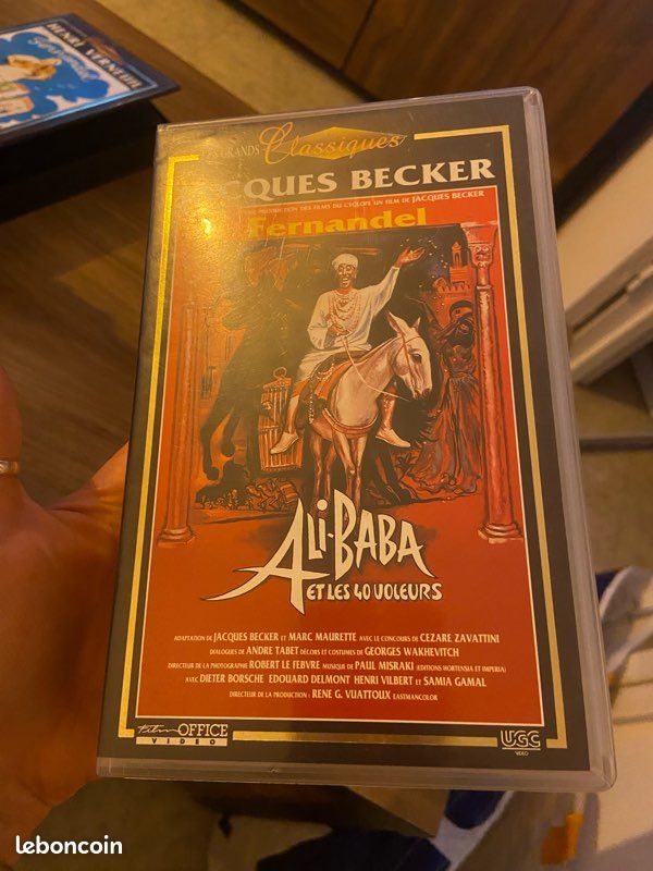 Deux cassettes VHS avec Fernandel (image 12)