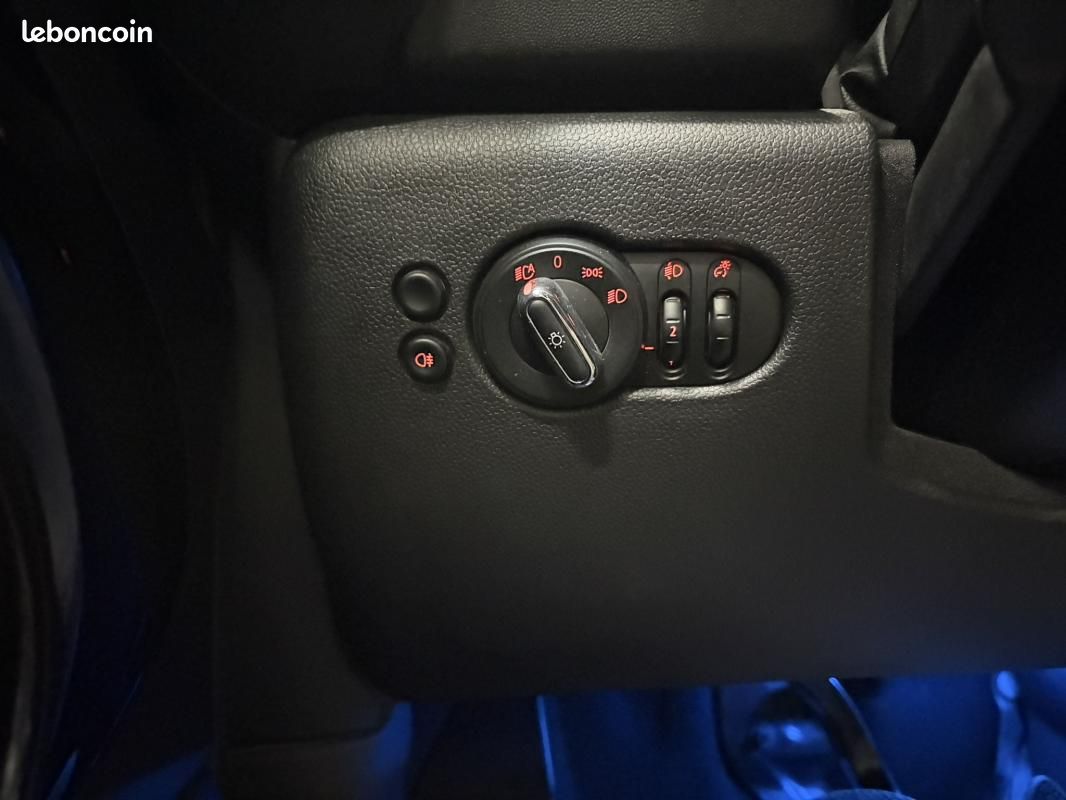 Mini Cooper 5 Portes One 102 ch BVA7 Finition Salt (image 40)