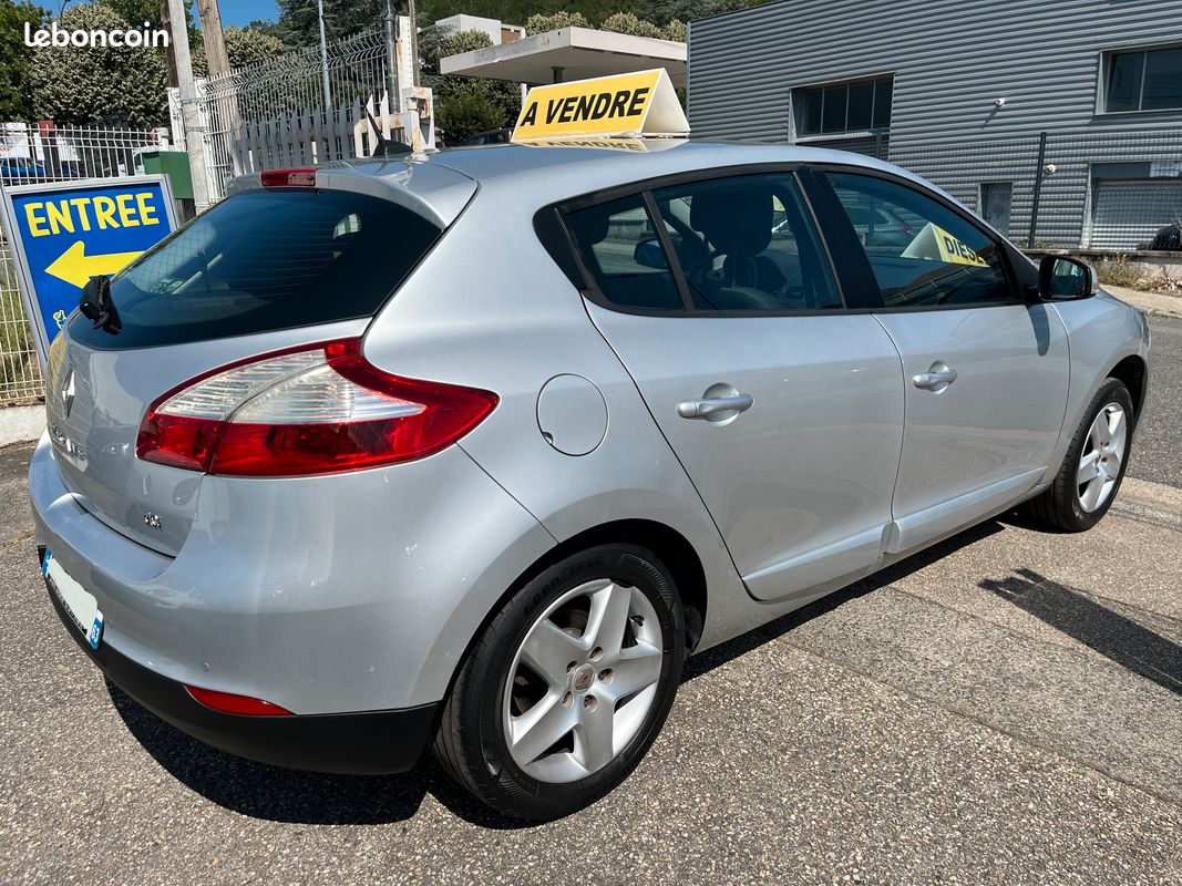 A saisir megane III 1.5 dci 110cv gps clim possibilite garantie 12 / 24 / 36 mois (image 3)