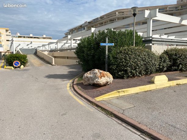 Garage boxé en sous sol sécurisé Canet Sud