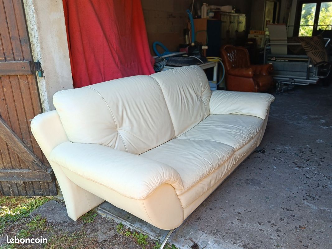 Canapé cuir beige clair 2 places design (image 1)