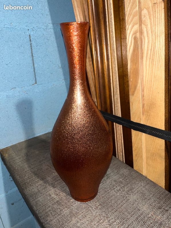 Vase (image 1)