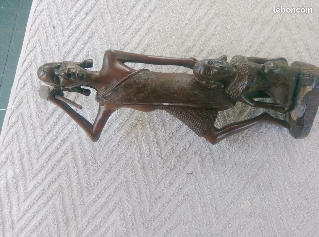 Statue art africain en bois hauteur 34 cm (image 1)