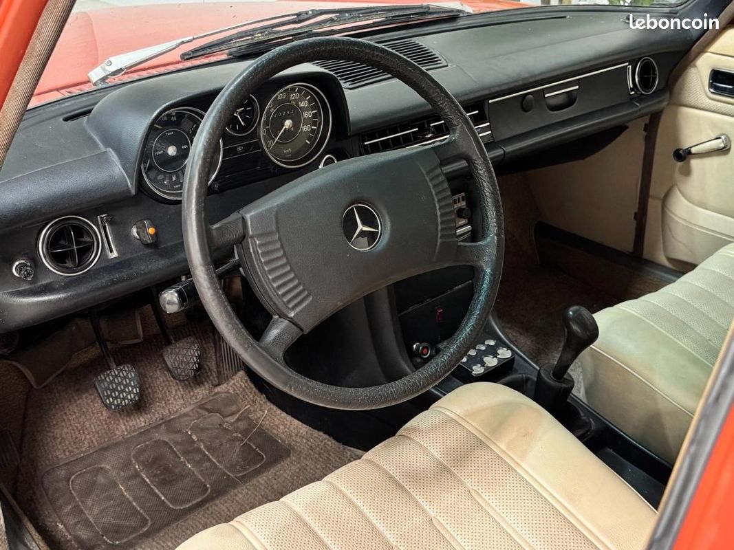MERCEDES 200200 W114 / 95ch / DOSSIER HISTORIQUE / CUIR BEIGE / SUPERBE ETAT (image 12)