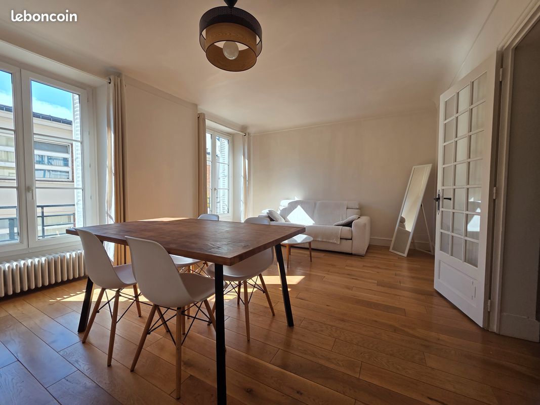 Appartement 2 pièces 43 m² · à Paris · 43 m² · 569 000 €