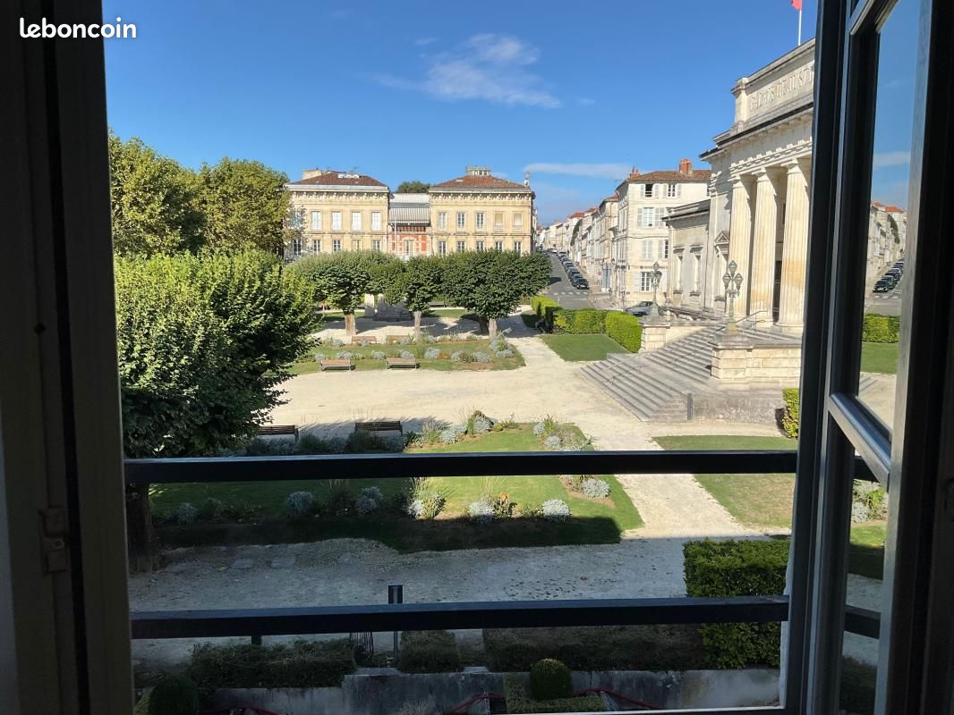 Appartement 6 pièces 164 m² · à Saintes · 164 m² · 390 350 €
