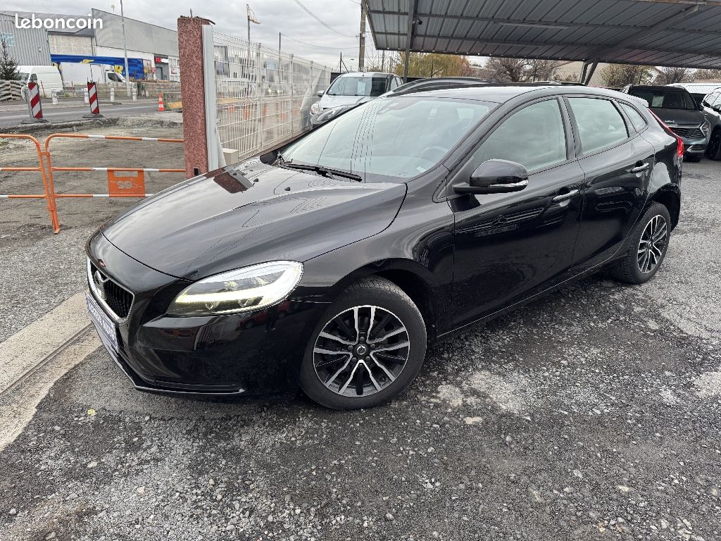 Volvo V40 D2 120 ch Momentum (image 1)