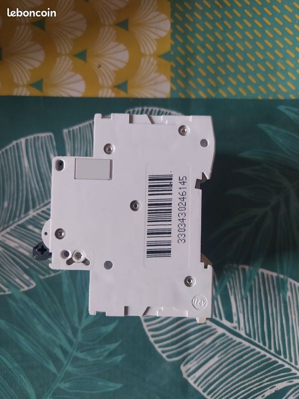 Disjoncteur Merlin Gerin multi9 - C60N D6A (image 3)