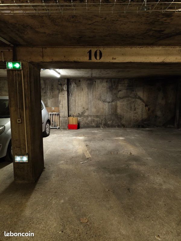 Place de parking paris 18e · 24 000 €