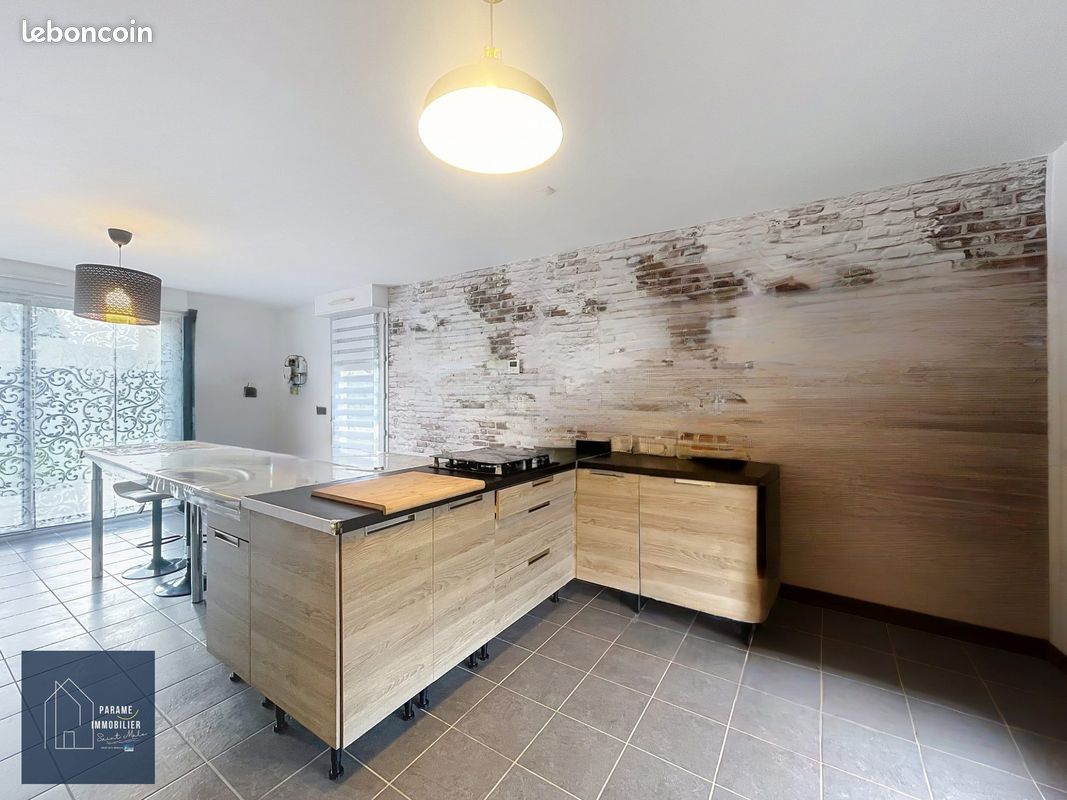 Maison 6 pièces 108 m² · à Saint-Père-Marc-en-Poulet · 108 m² · 336 000 €