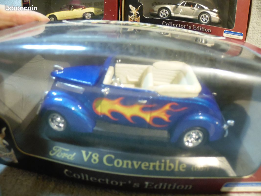 ROAD LEGENDS 1/43 Ford V8 Convertible 1937 Collection