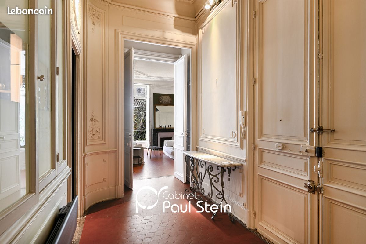 Appartement 2 pièces 77 m² · à Marseille · 77 m² · 360 000 €