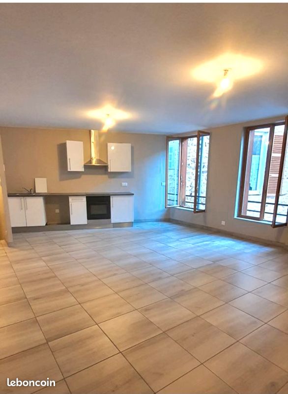 Appartement 3 pièces 66 m² · à Ambert · 66 m² · 520 €