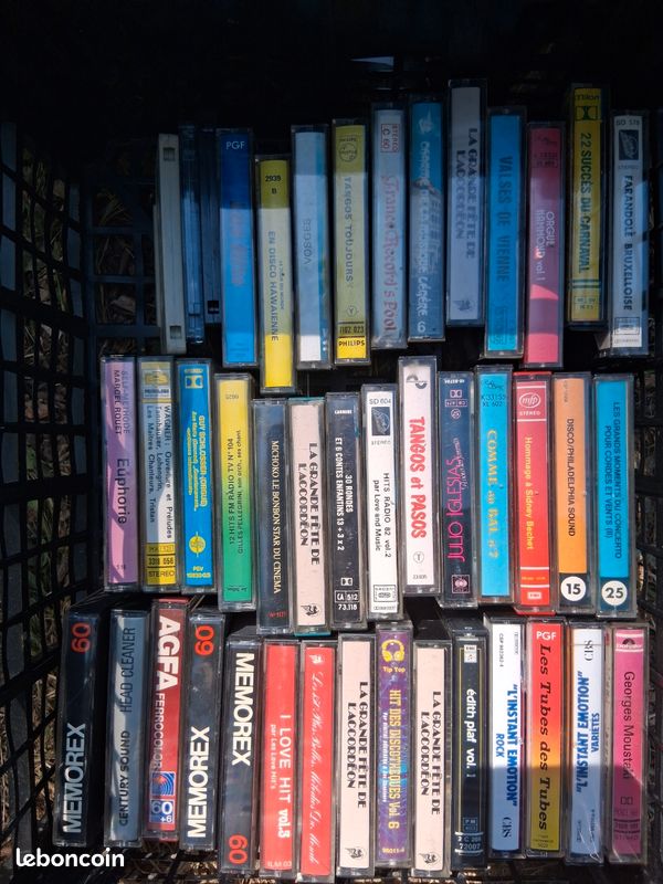 Lot k7 audio et lecteur (image 2)