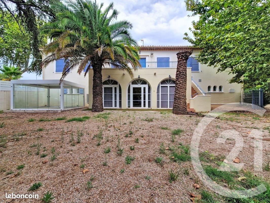 Maison 19 pièces 520 m² · à Grimaud · 520 m² · 4 725 000 €