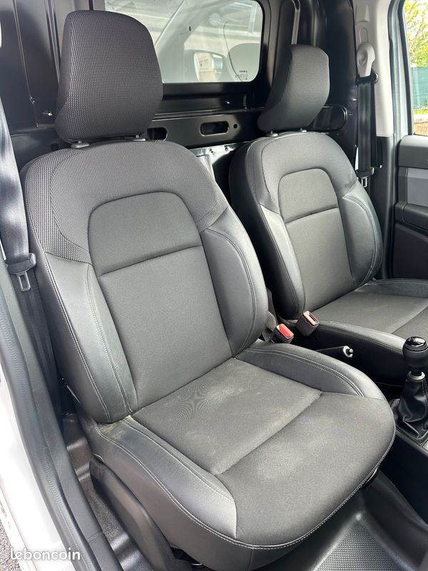 RENAULT KANGOO EXPRESS 1.5 BLUEDCI 95CH CONFORt (image 6)
