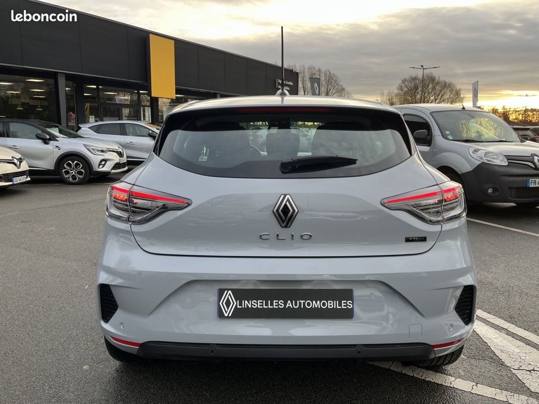 Renault Clio (5) Evolution E-Tech full hybrid 145 -24 (image 25)