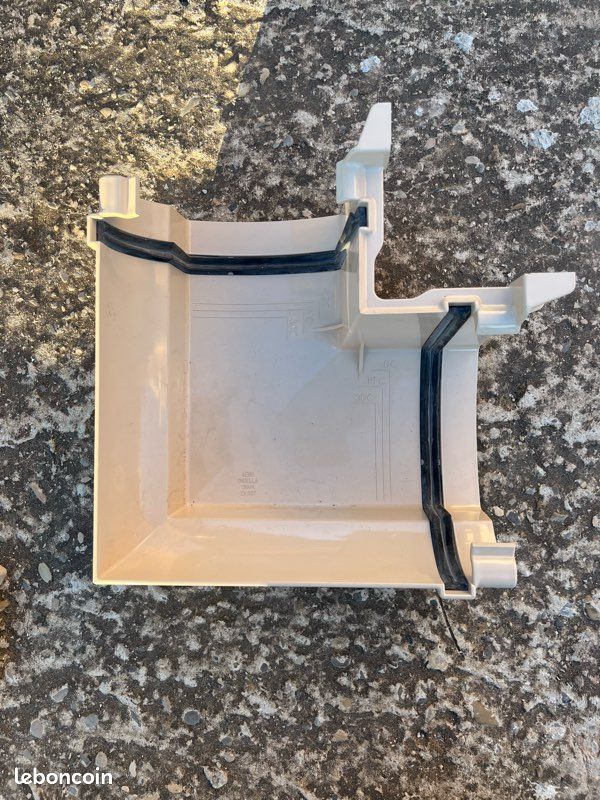 Lot accessoires gouttières et coudes (image 6)