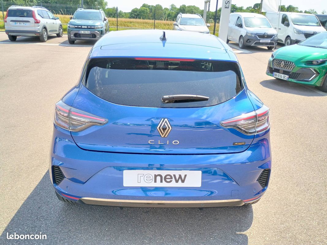 RENAULT Clio E-Tech full hybrid 145 ch GSR2 Techno (image 4)