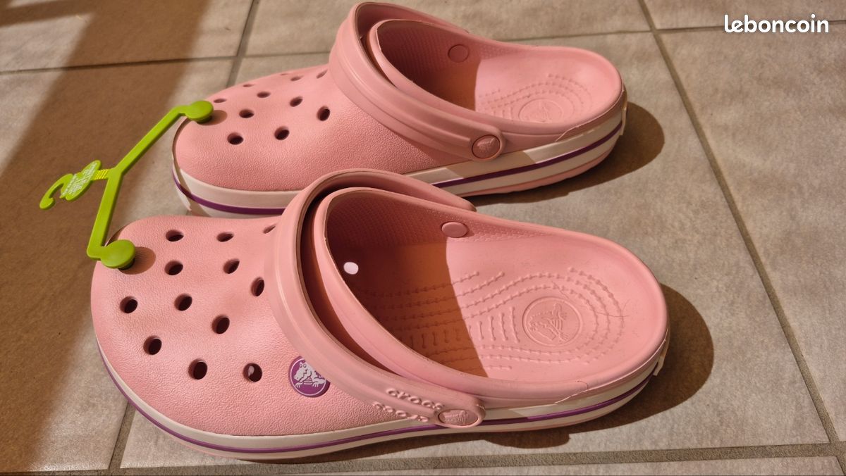 Crocs (image 2)