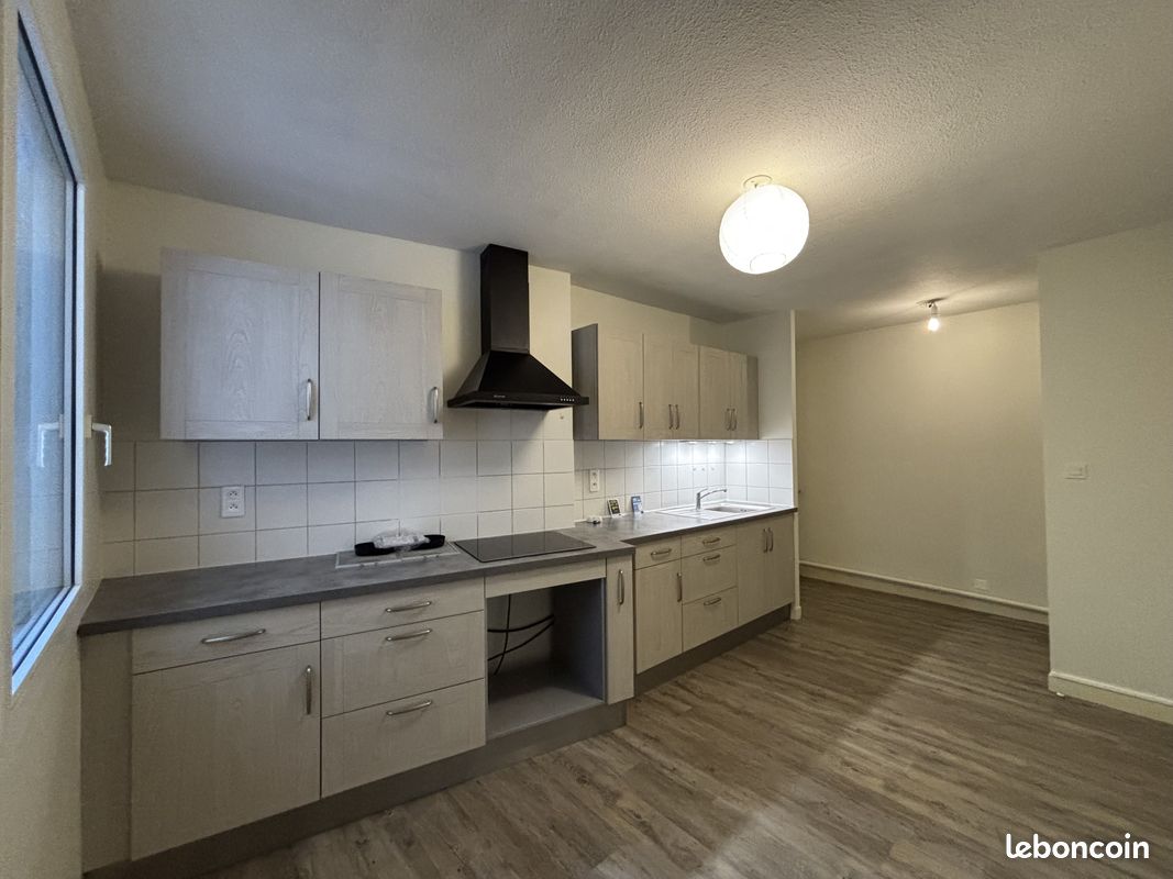 Appartement 3 pièces 88 m² · à Poitiers · 88 m² · 655 €