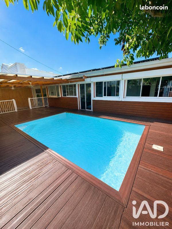 Maison 10 pièces 204 m² · à Saint-Pierre · 204 m² · 367 000 €