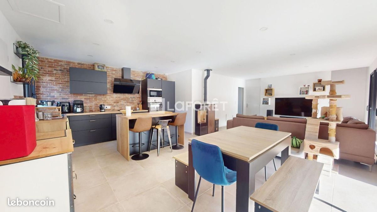 Maison 4 pièces 99 m² · à Saint-Mitre-les-Remparts · 99 m² · 478 000 €