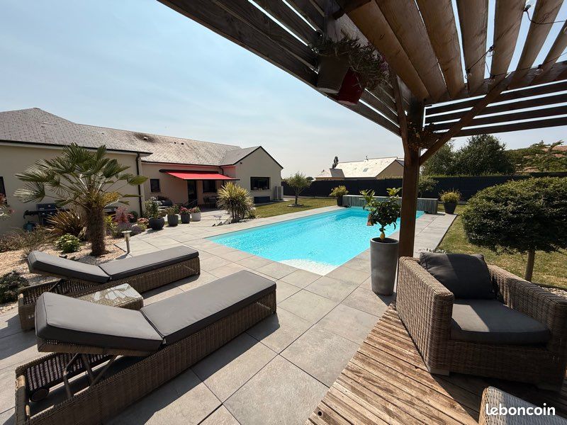 Maison 7 pièces 220 m² · à Neuville-sur-Sarthe · 220 m² · 610 000 €
